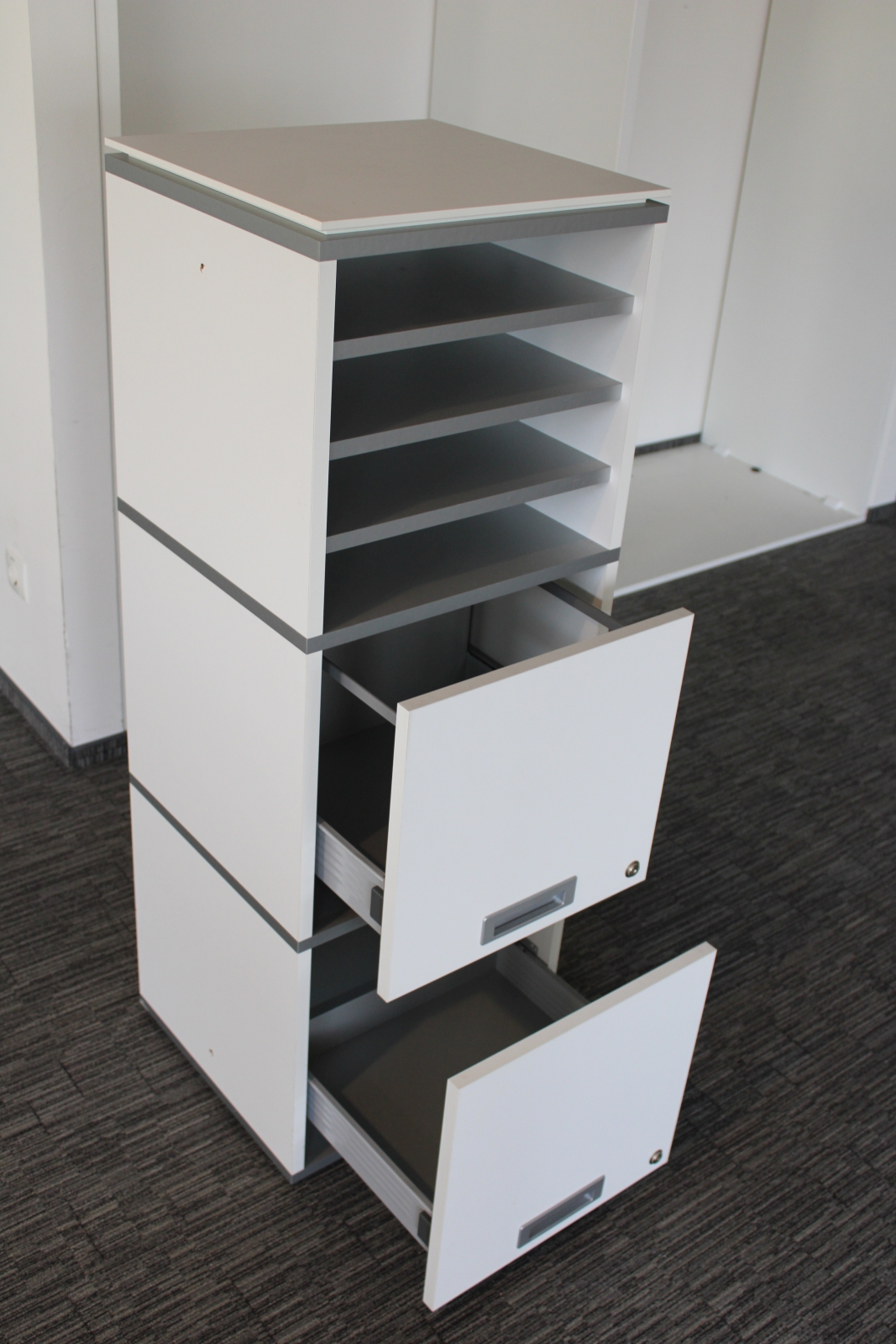 Irattartó szekrény keskeny 3