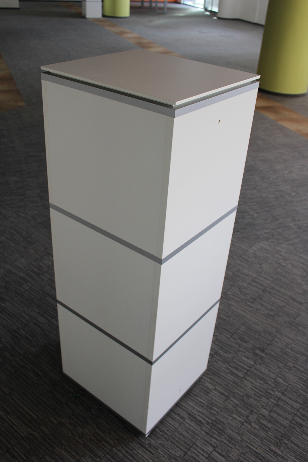 Irattartó szekrény keskeny 4