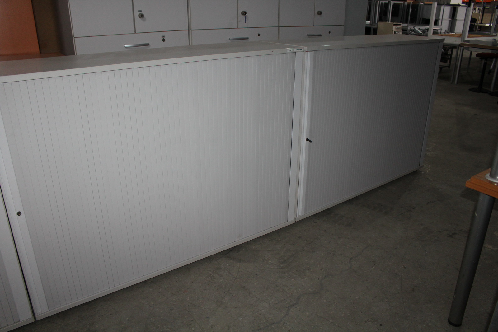 Szekrények (redőnyös ajtóval) 2