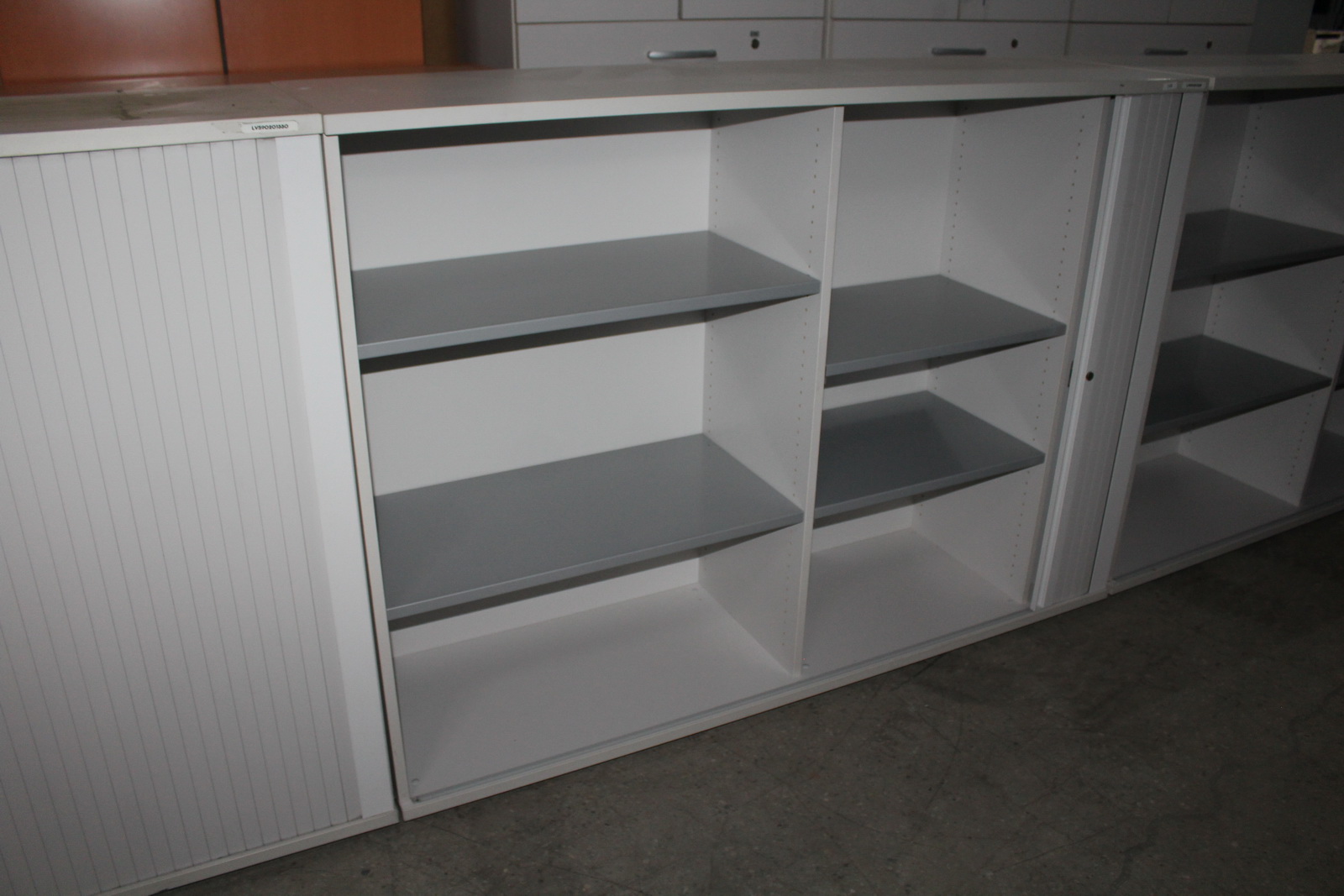 Szekrények (redőnyös ajtóval) 4