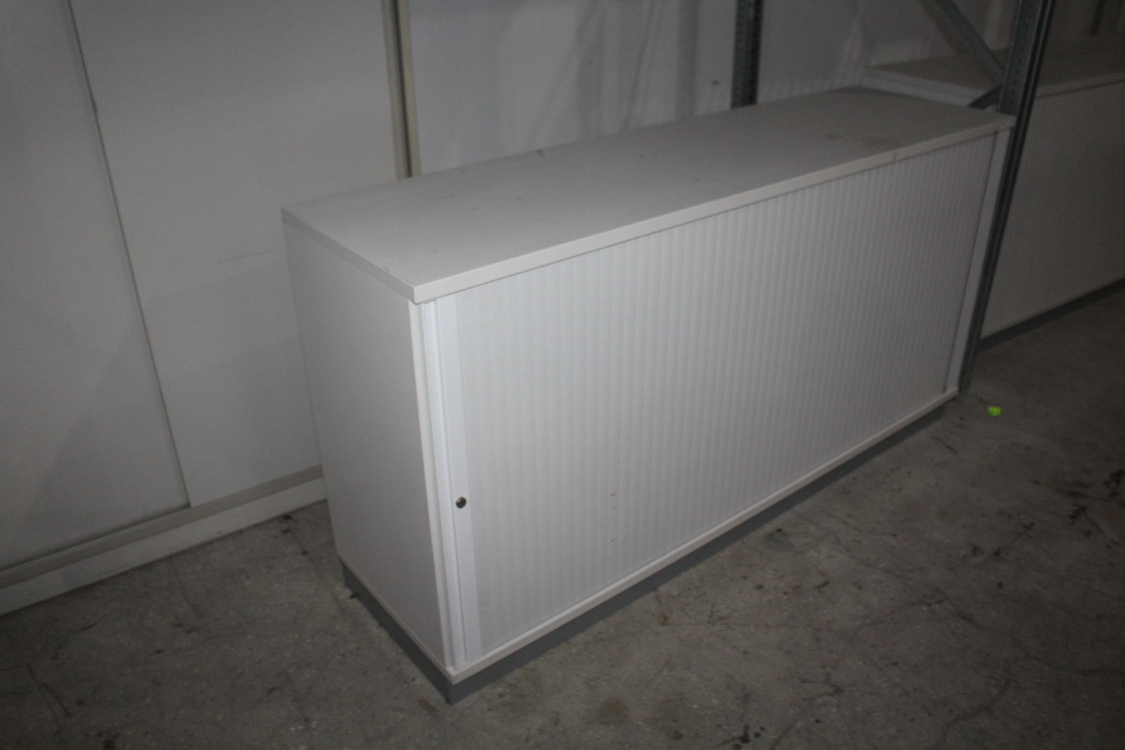 Szekrények (redőnyös ajtóval) 8