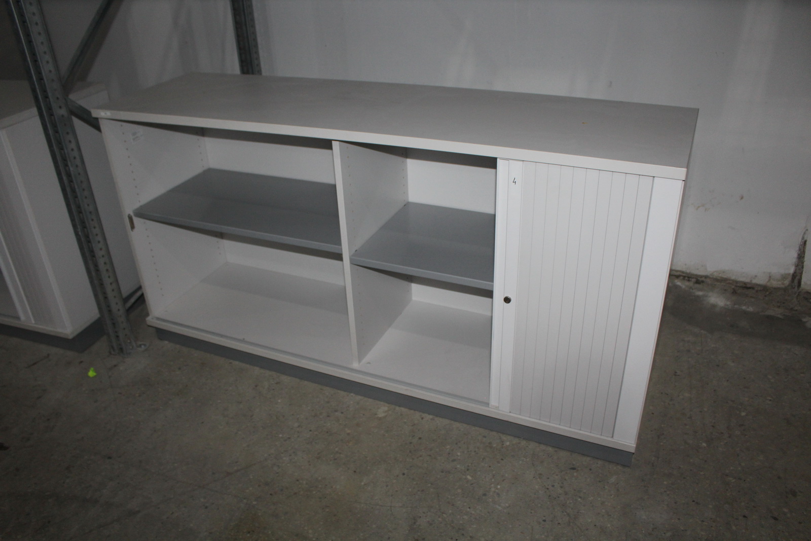 Szekrények (redőnyös ajtóval) 9