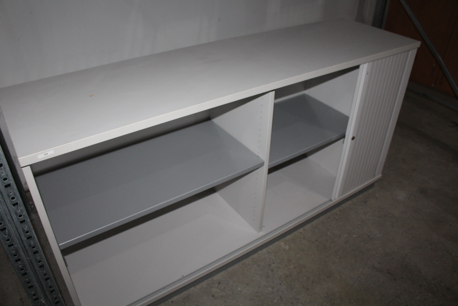 Szekrények (redőnyös ajtóval) 13