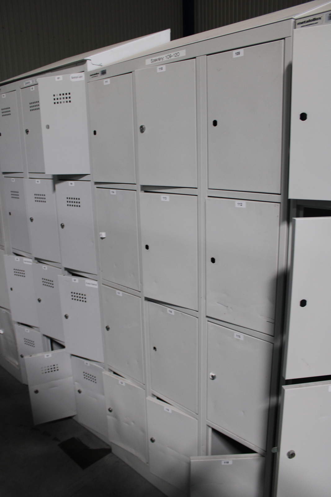 Öltözőszekrény és értékmegőrző szekrények 6