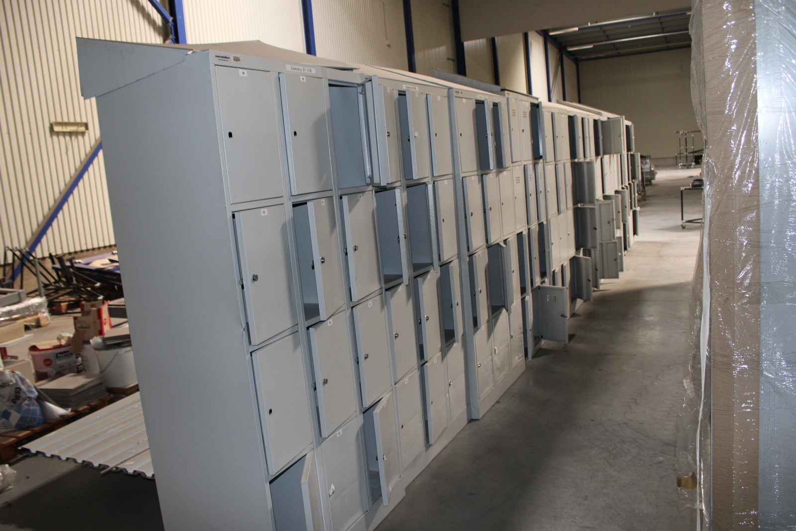 Öltözőszekrény és értékmegőrző szekrények 8