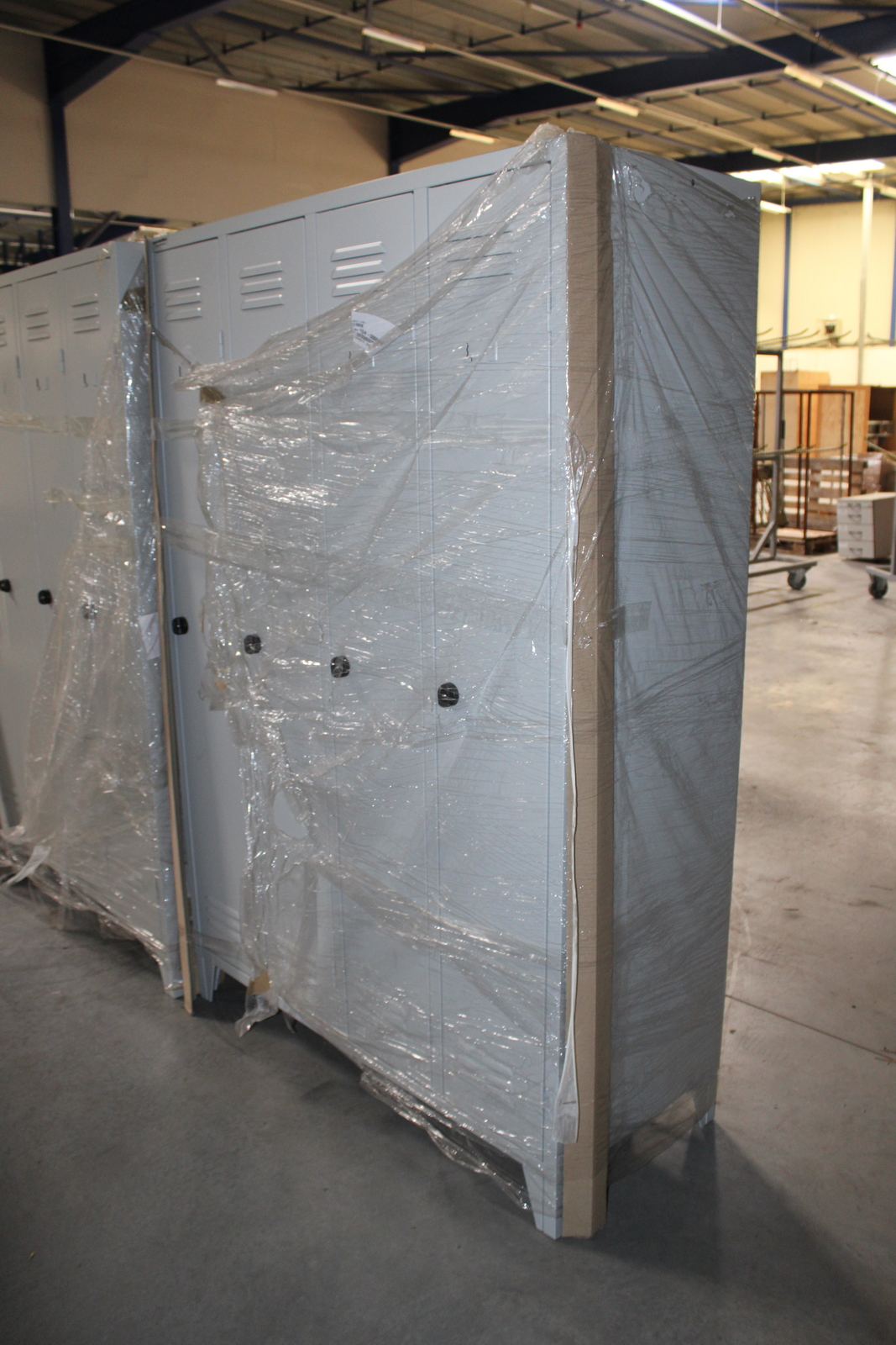 Öltözőszekrény és értékmegőrző szekrények 11