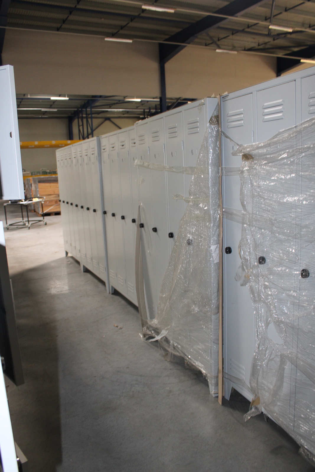 Öltözőszekrény és értékmegőrző szekrények 12