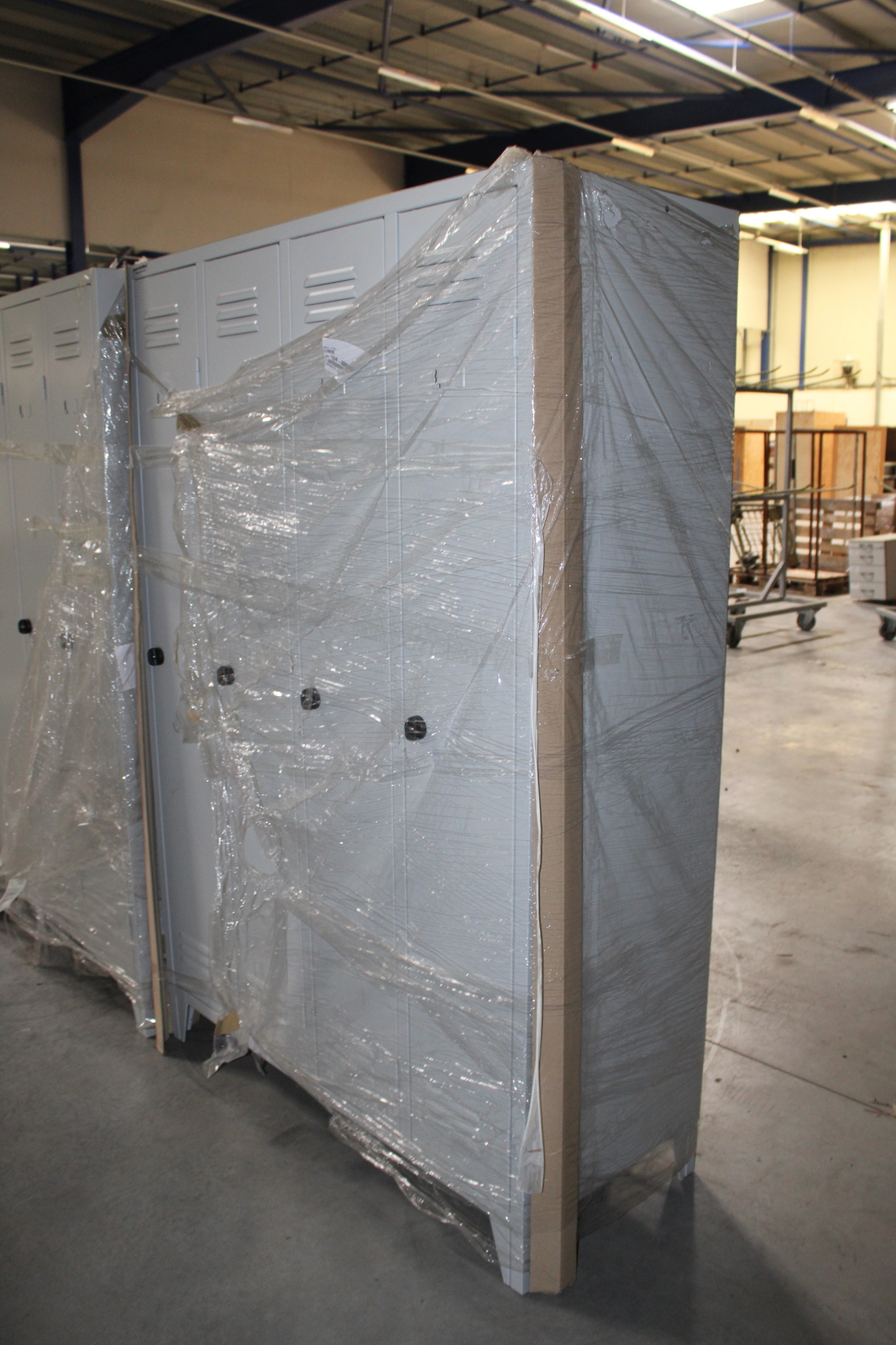 Öltözőszekrény és értékmegőrző szekrények 14