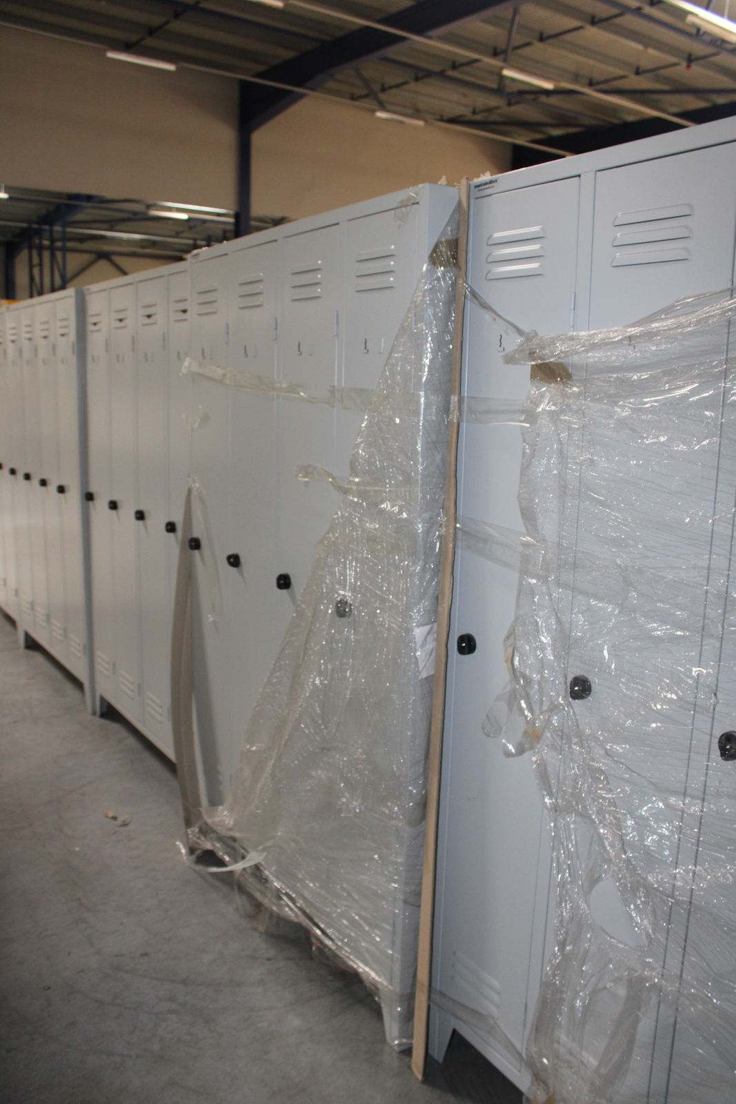 Öltözőszekrény és értékmegőrző szekrények 15