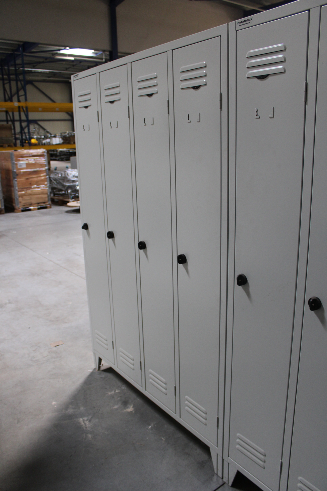 Öltözőszekrény és értékmegőrző szekrények 18