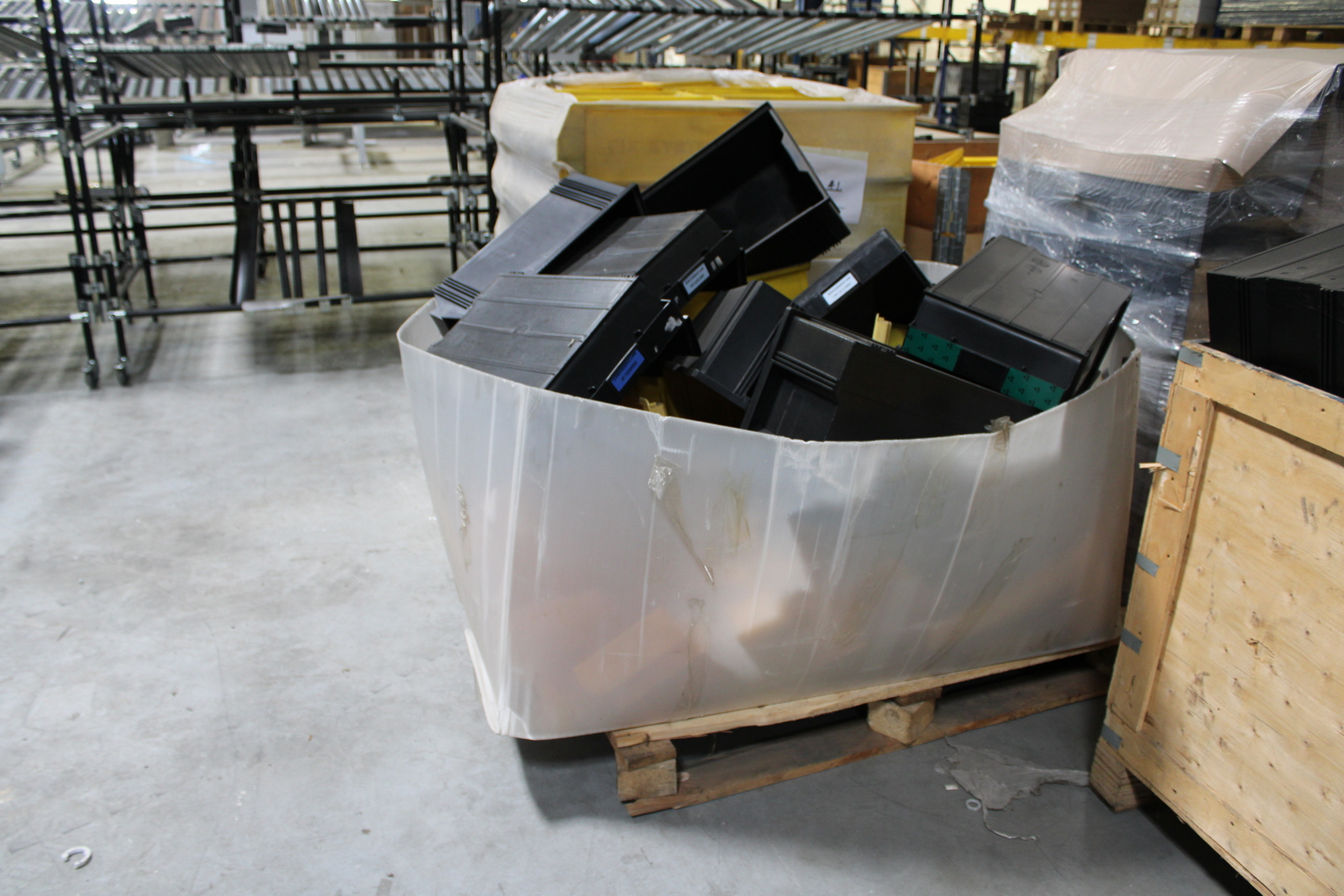 Vegyes tárolóboxok és láda 3