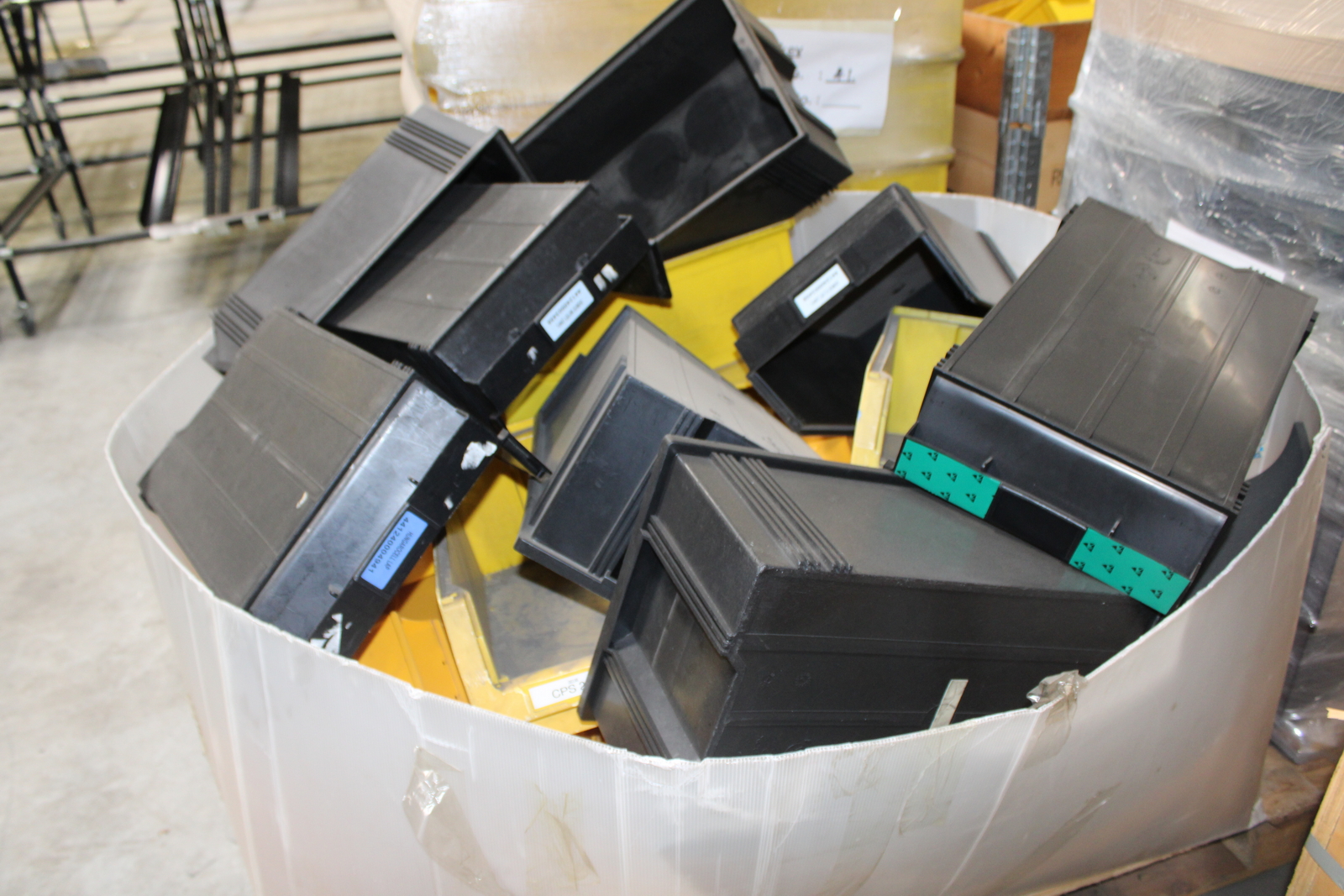 Vegyes tárolóboxok és láda 7