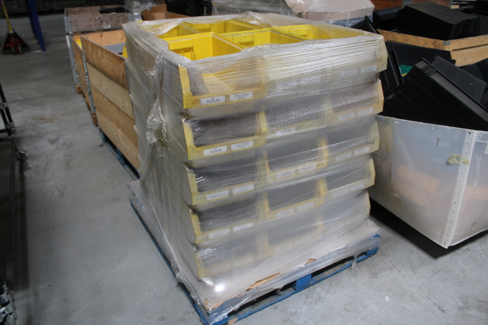 Vegyes tárolóboxok és láda 9