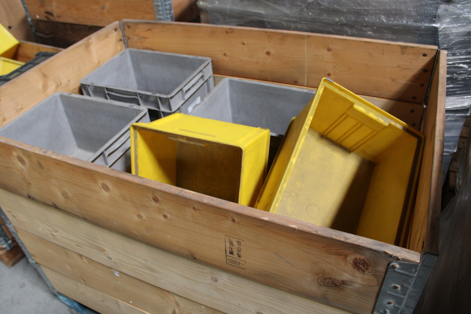 Vegyes tárolóboxok és láda 10