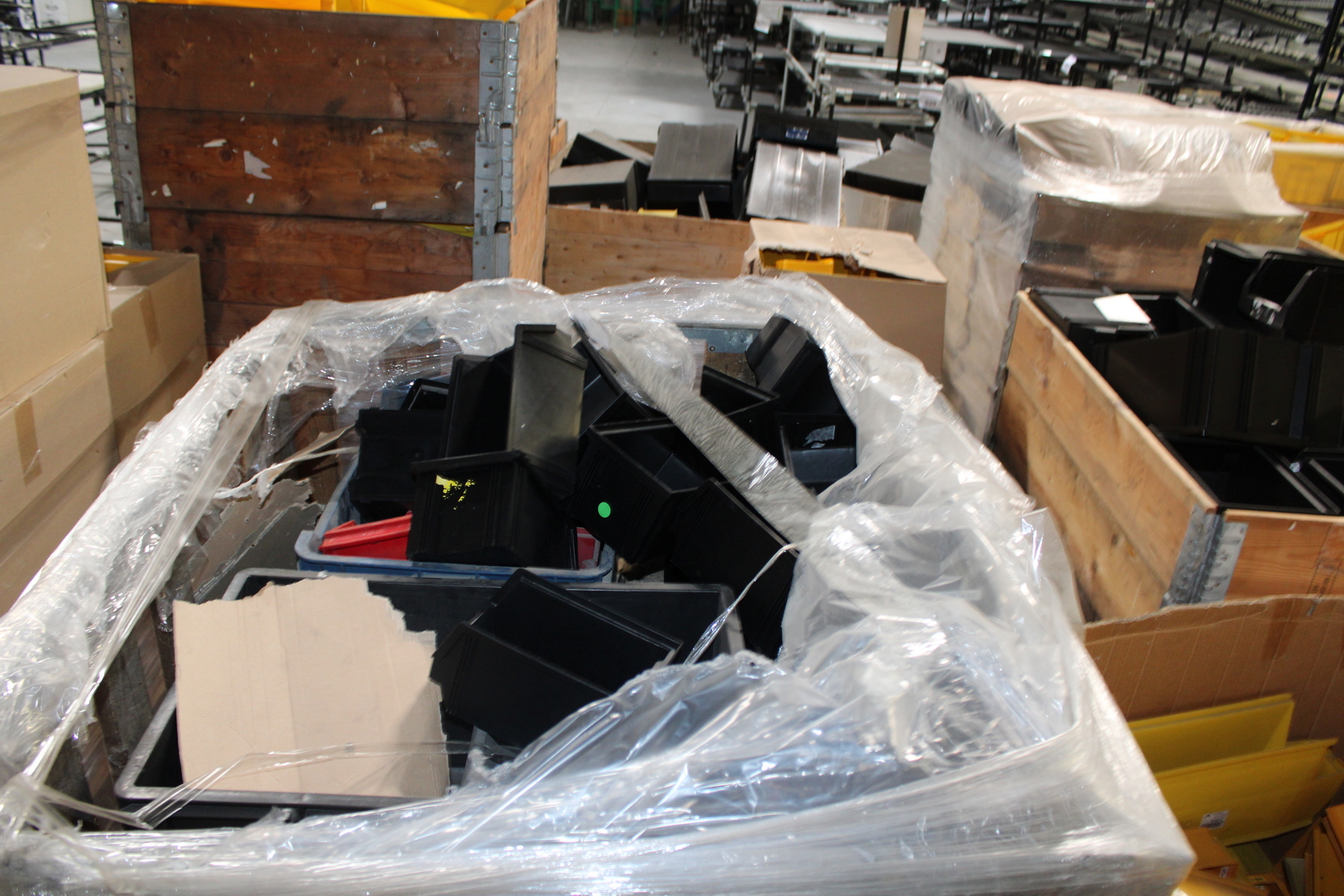 Vegyes tárolóboxok és láda 15