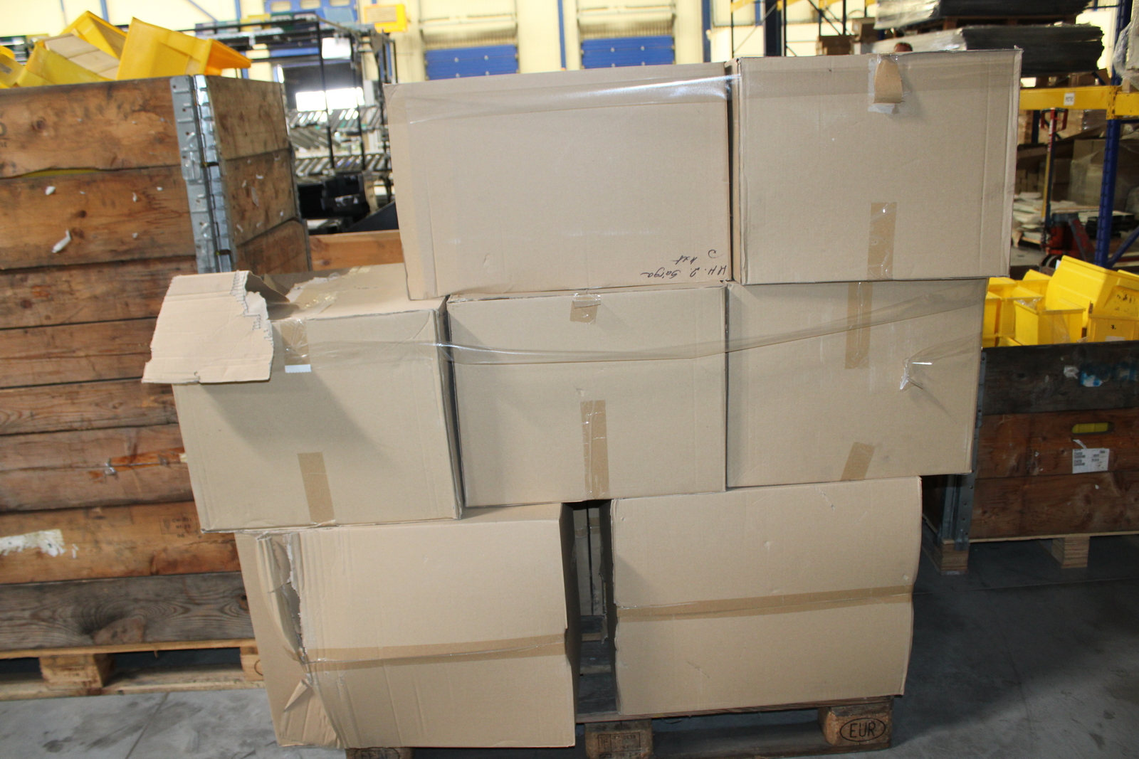 Vegyes tárolóboxok és láda 20