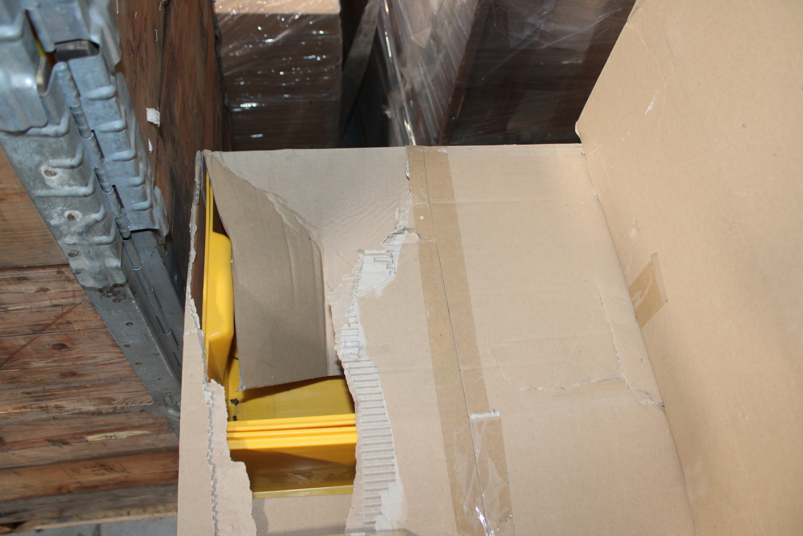 Vegyes tárolóboxok és láda 21