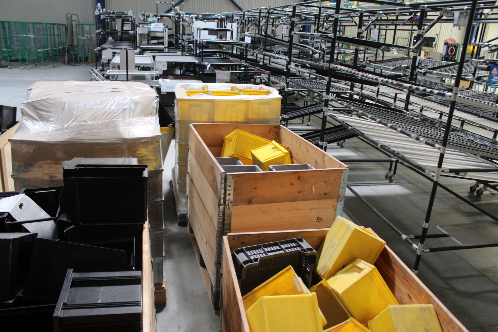 Vegyes tárolóboxok és láda 27