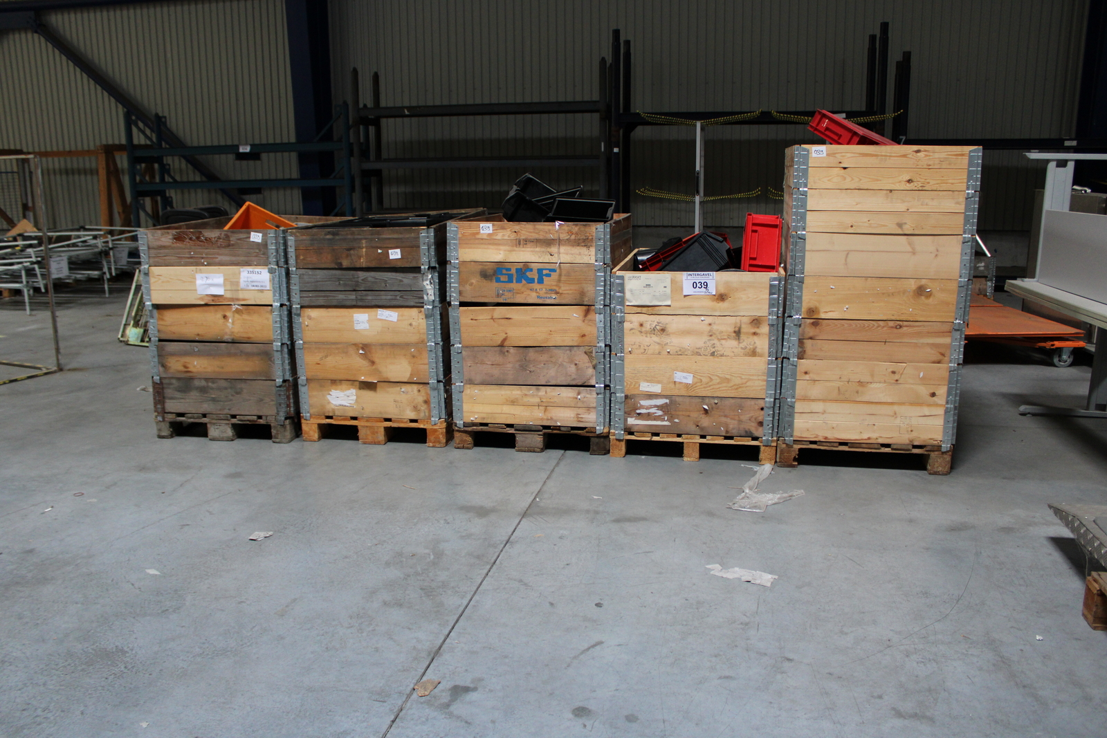 Vegyes tárolóboxok és láda