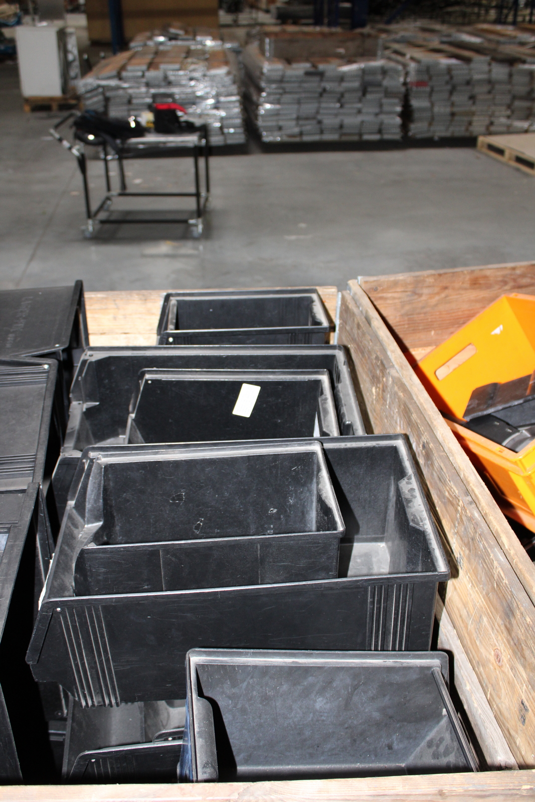 Vegyes tárolóboxok és láda 6