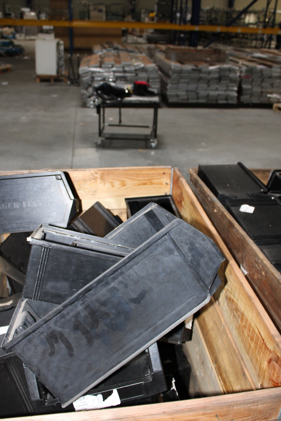 Vegyes tárolóboxok és láda 7