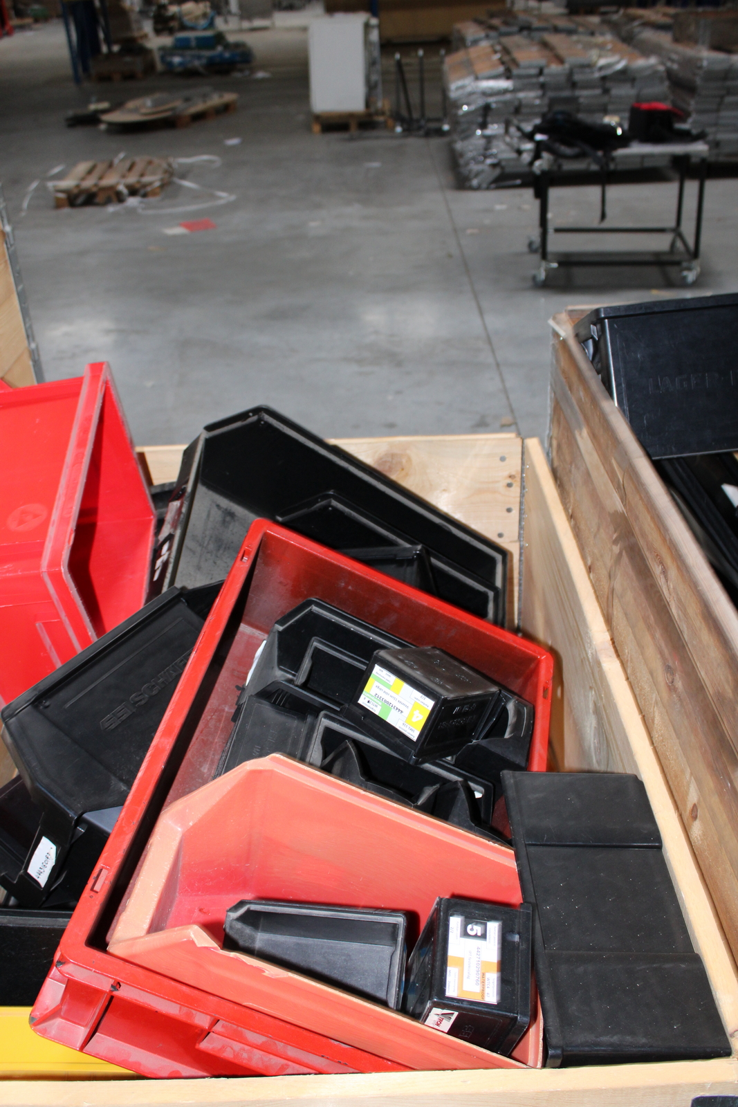 Vegyes tárolóboxok és láda 8