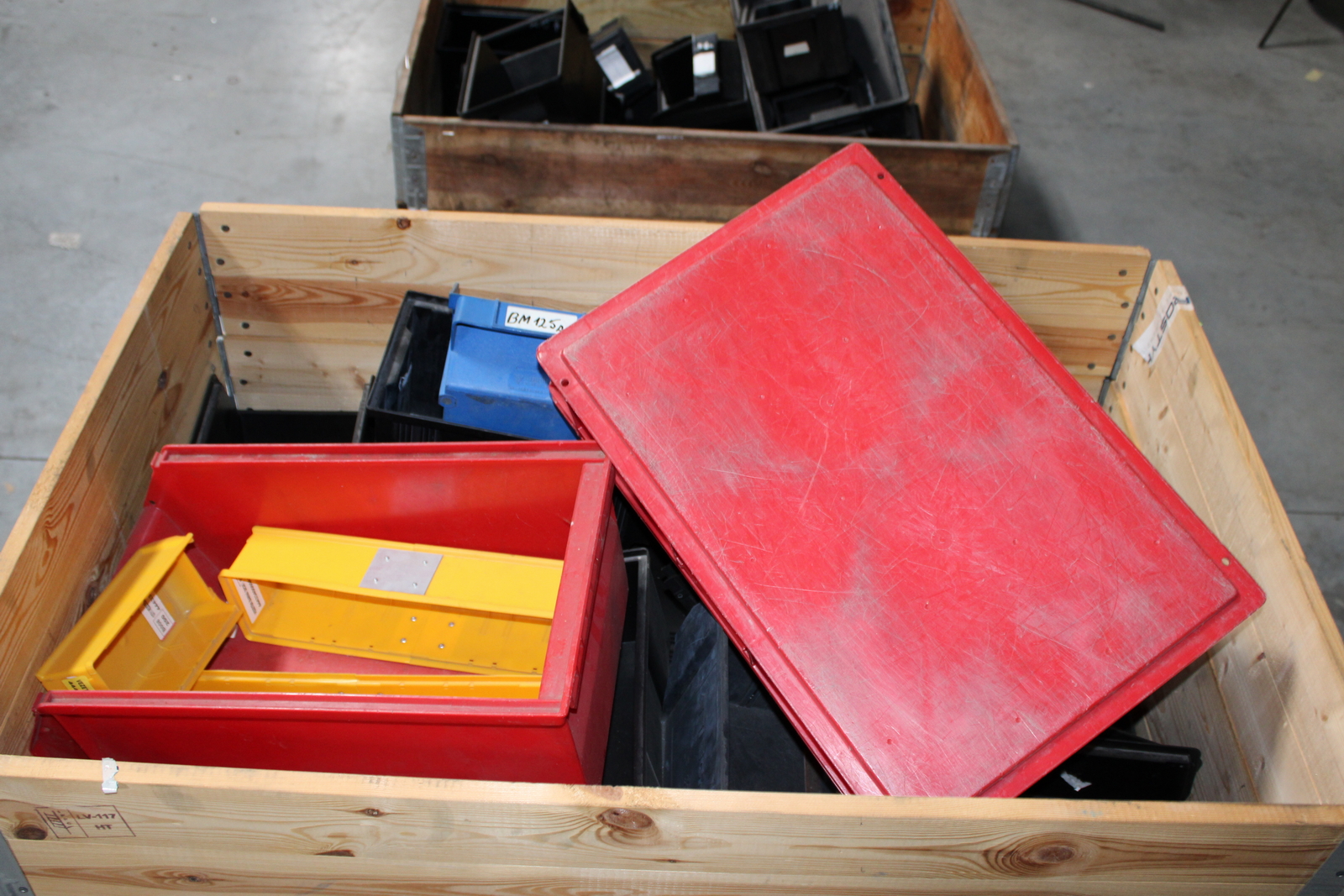 Vegyes tárolóboxok és láda 9