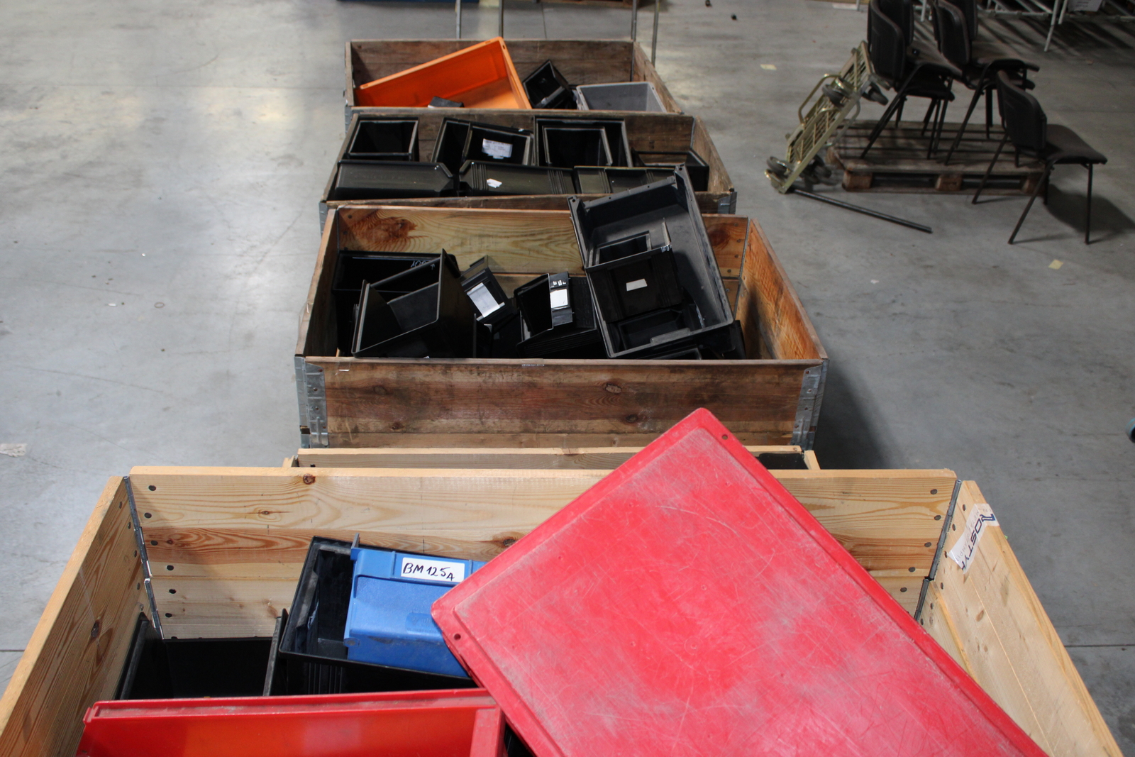 Vegyes tárolóboxok és láda 10