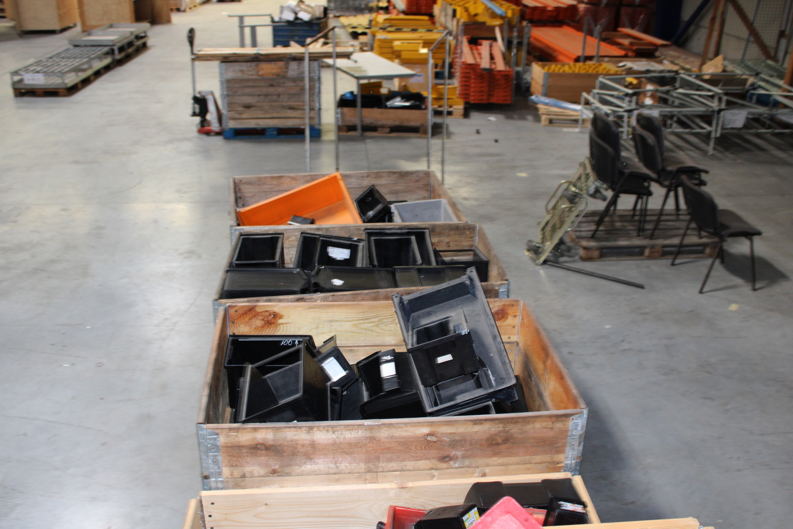 Vegyes tárolóboxok és láda 11