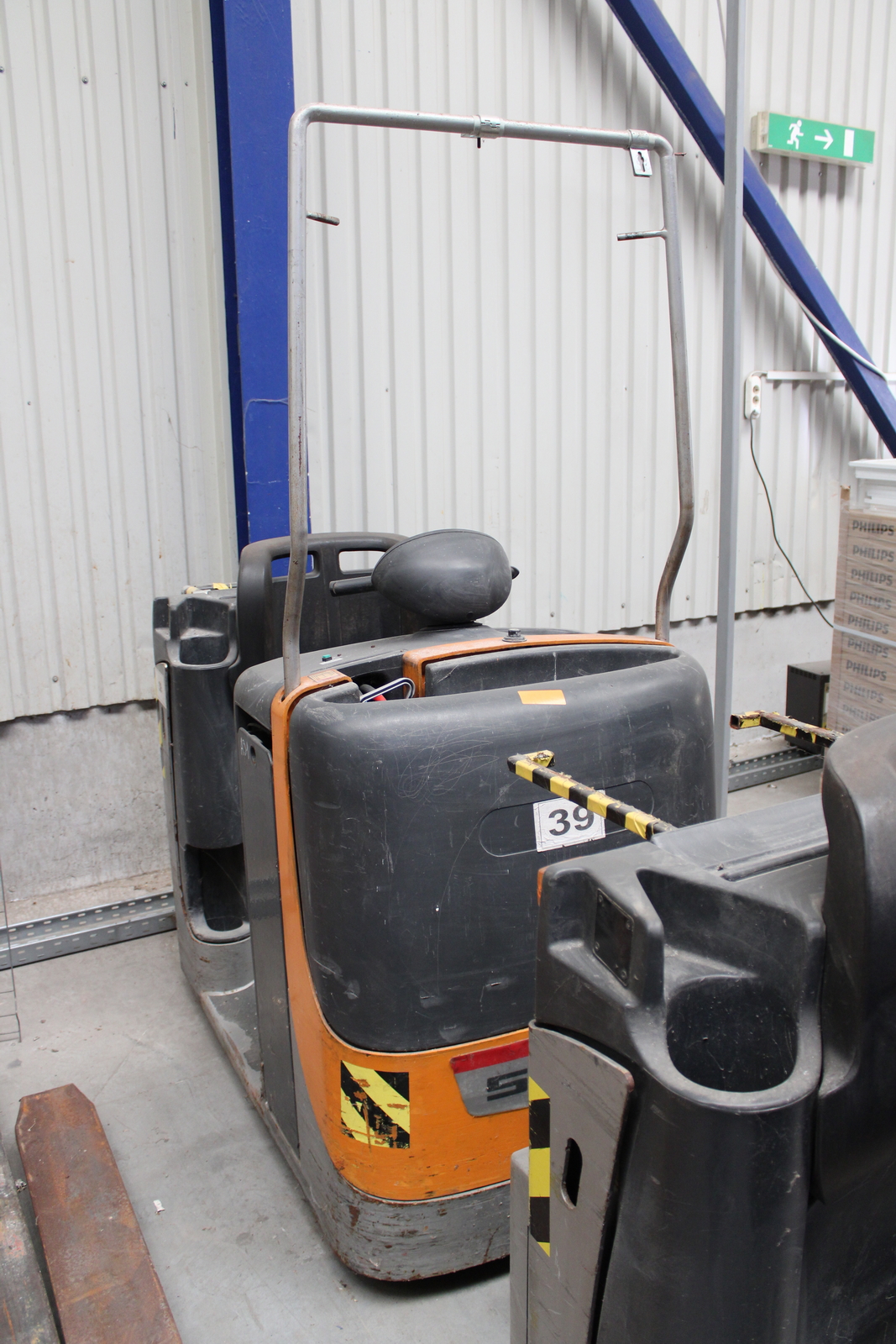 Vontató targonca 10