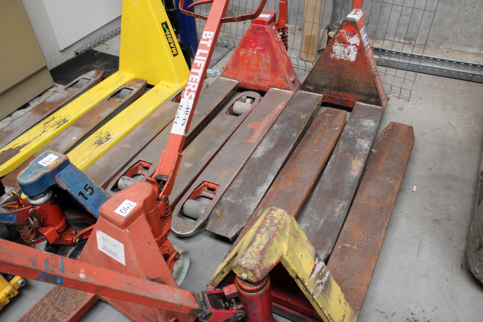 Kézi hidraulikus raklapemelő 7