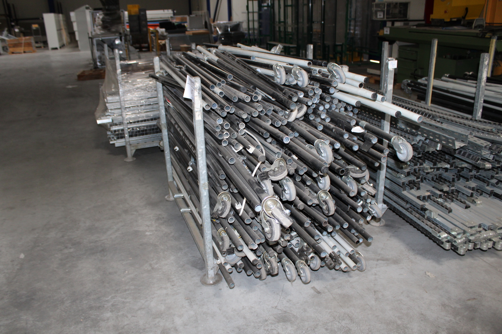 Vegyes görgősorok, csövek ( szerelőállomás elemei) 9