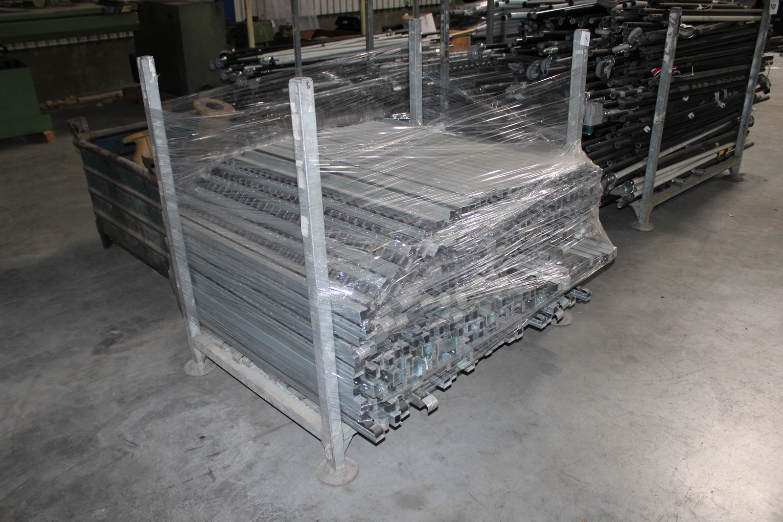 Vegyes görgősorok, csövek ( szerelőállomás elemei) 12