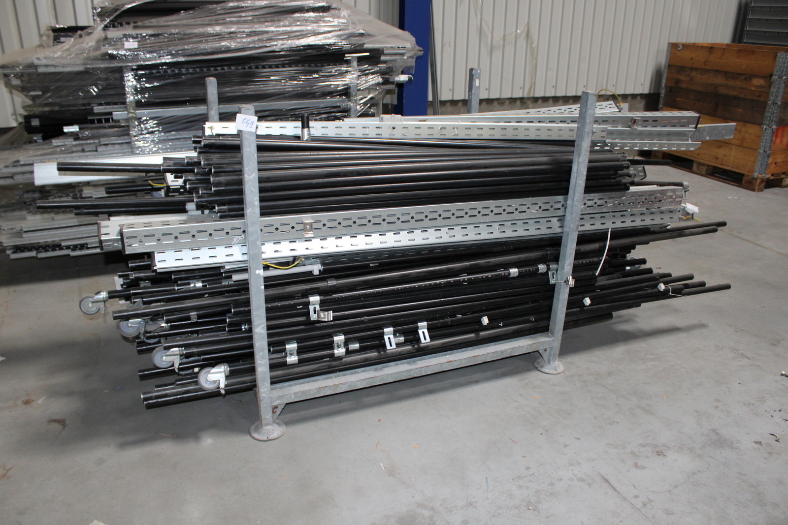 Vegyes görgősorok, csövek ( szerelőállomás elemei) 14