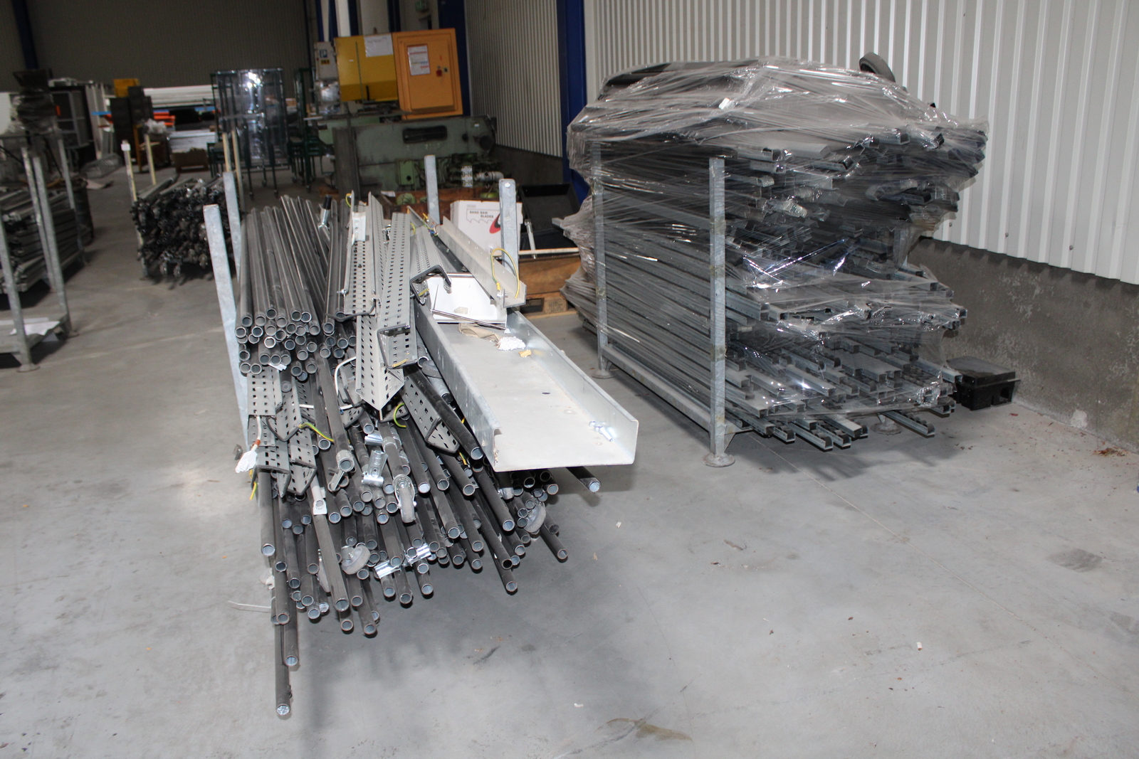 Vegyes görgősorok, csövek ( szerelőállomás elemei) 18