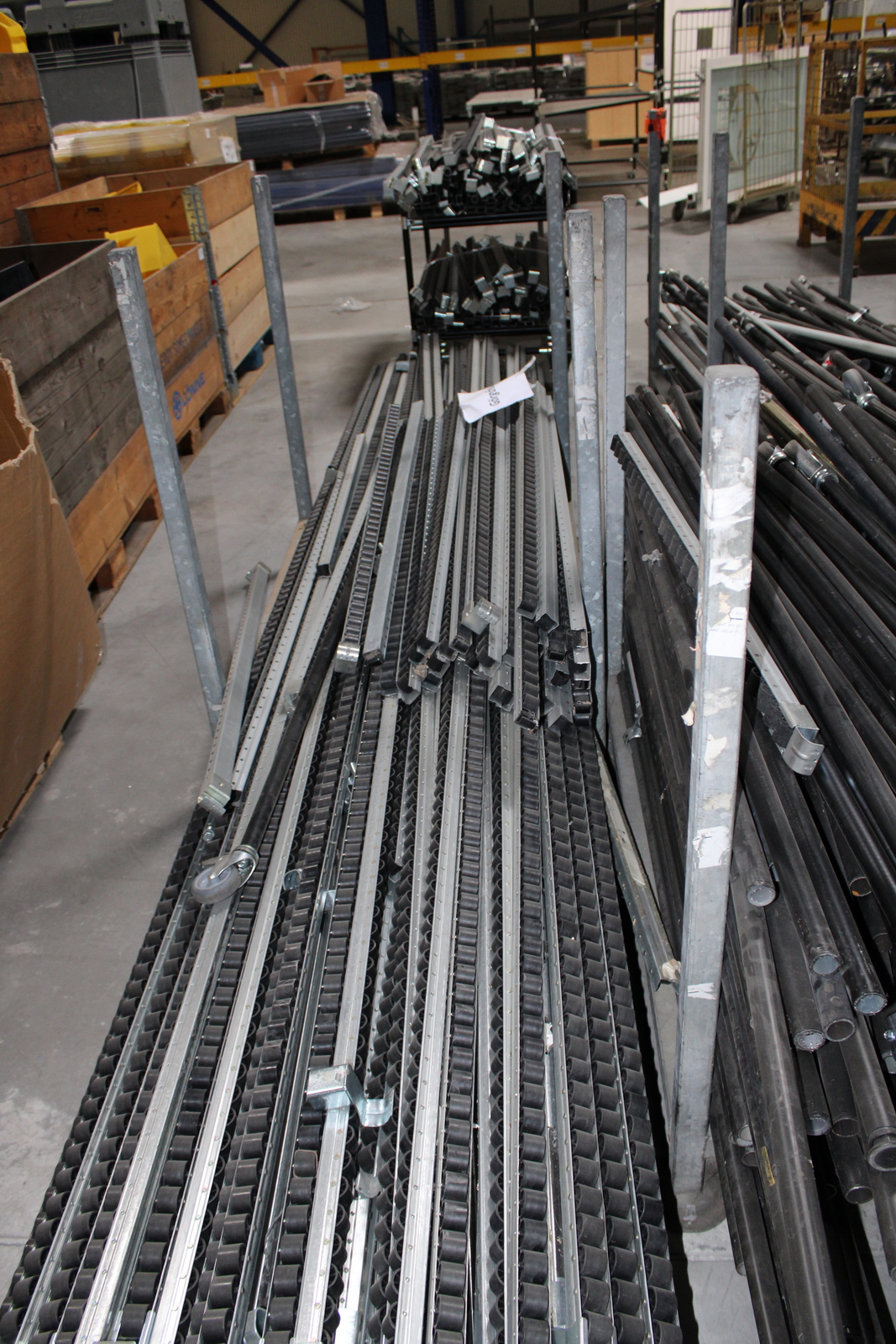 Vegyes görgősorok, csövek ( szerelőállomás elemei) 25