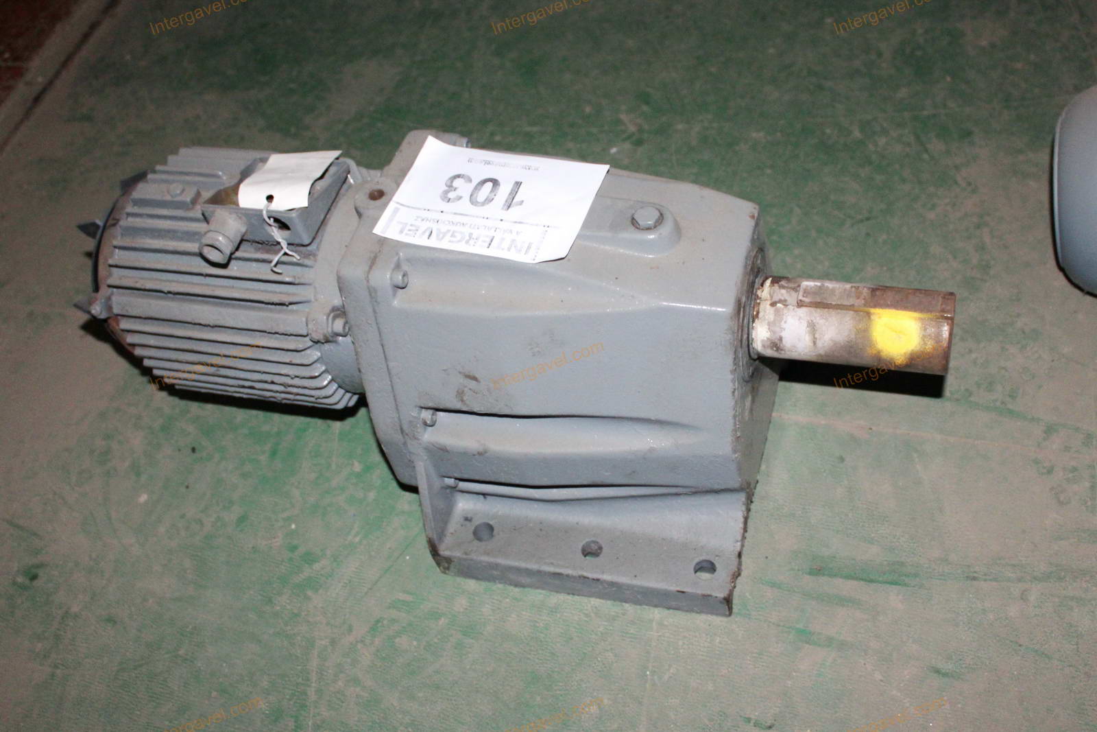 Hajtóműves motor 3