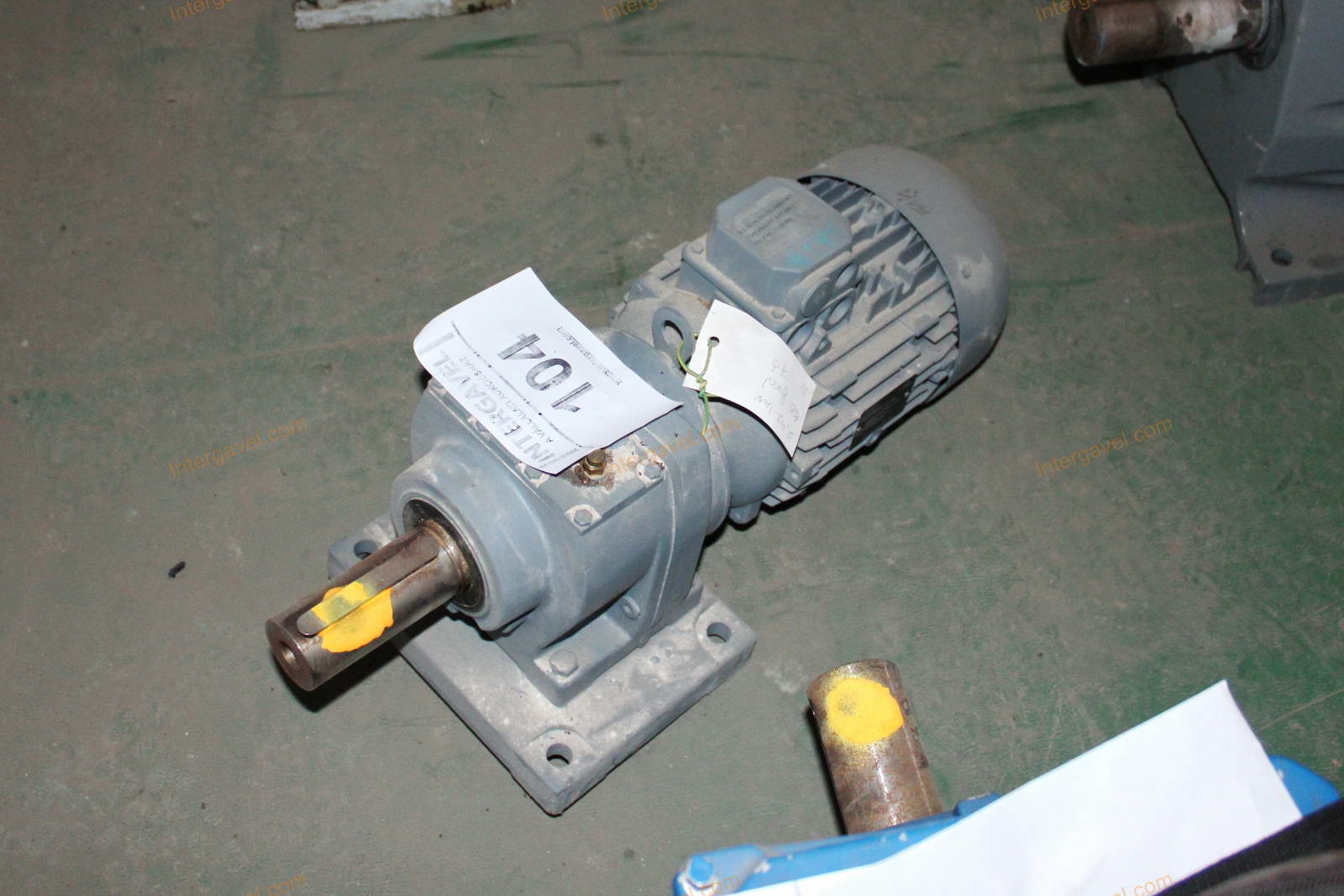 Hajtóműves motor 4