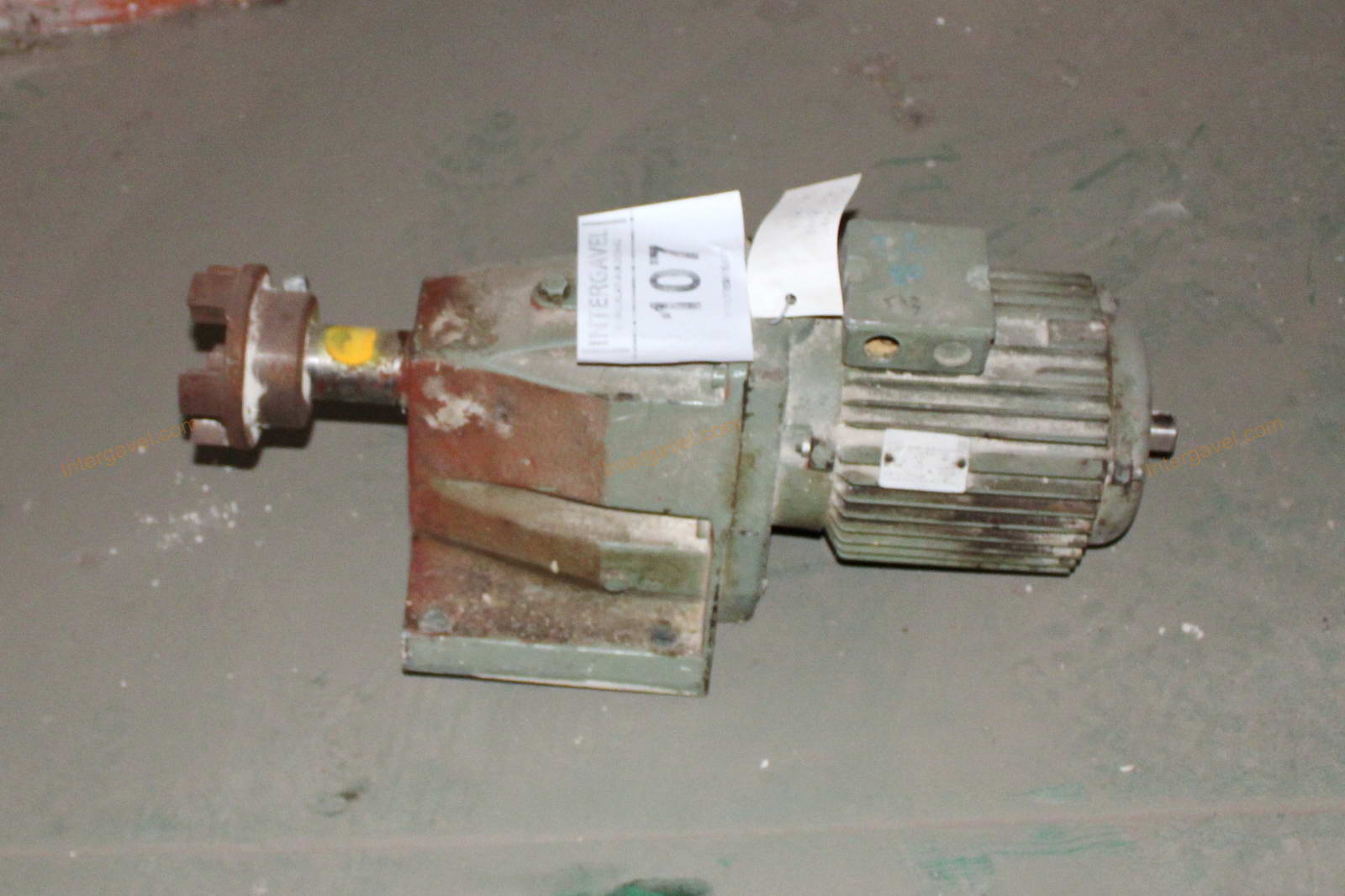 Hajtóműves motor 3