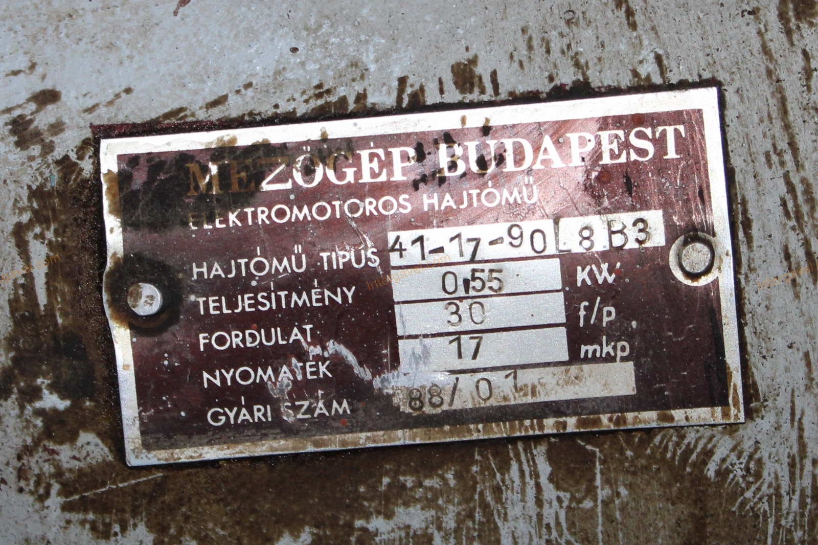 Hajtóműves motor 3