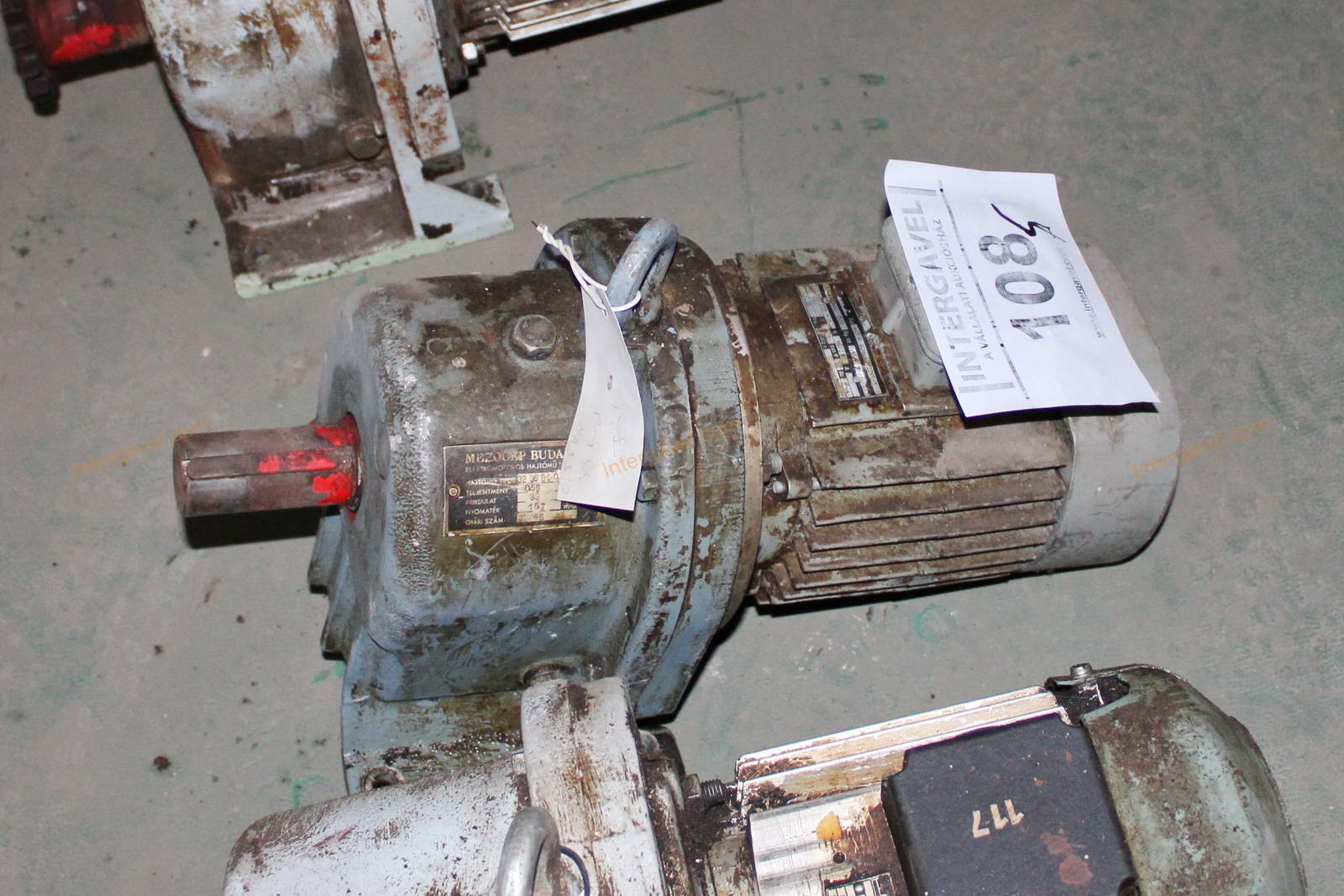 Hajtóműves motor 4