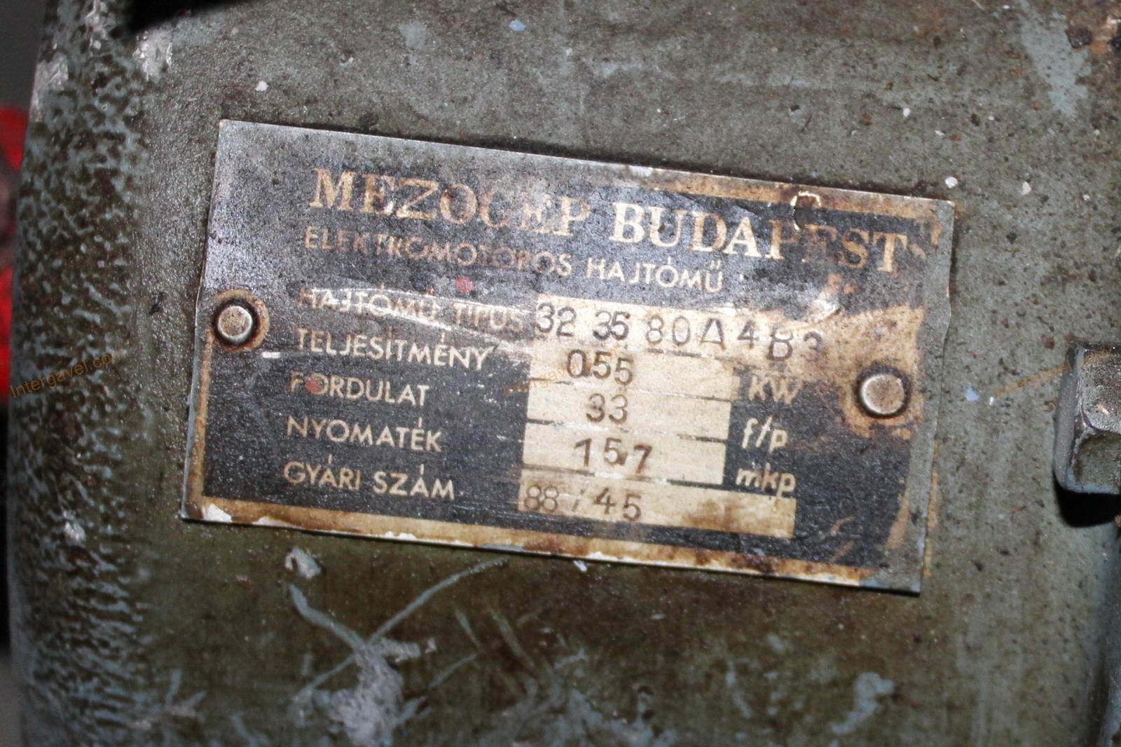 Hajtóműves motor 5