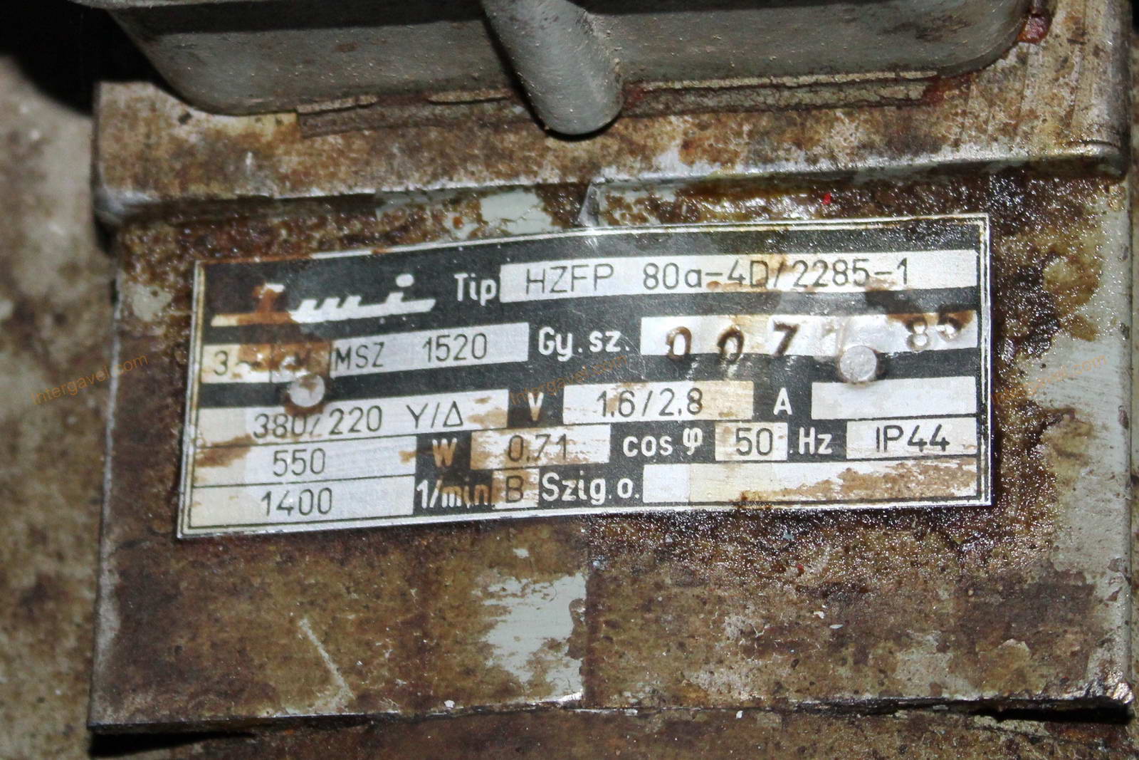 Hajtóműves motor 6