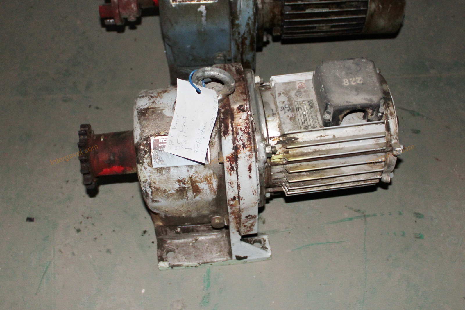 Hajtóműves motor 7