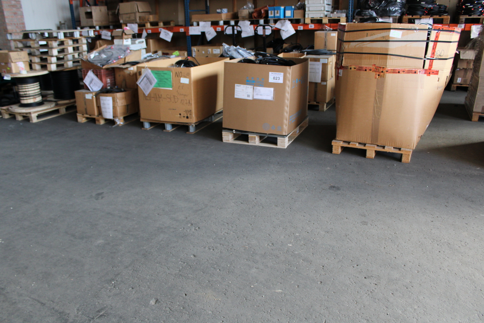 Vegyes kábelek és szerelési anyagok 3