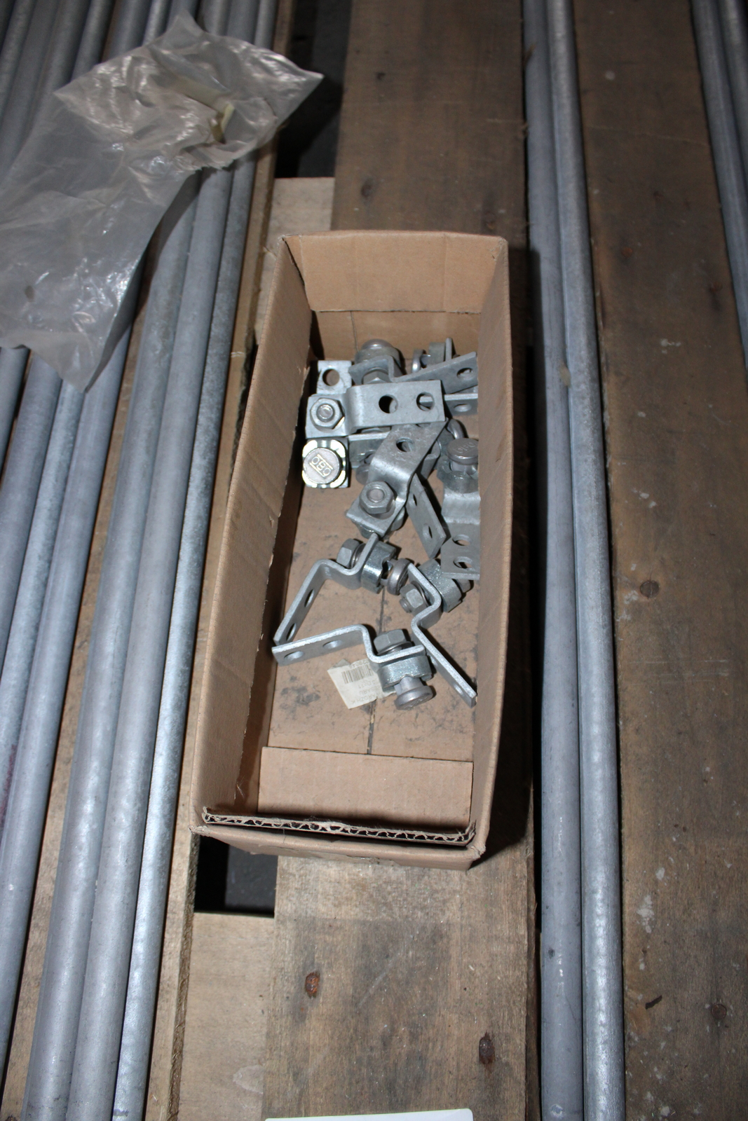 Vegyes szerelési anyagok 4