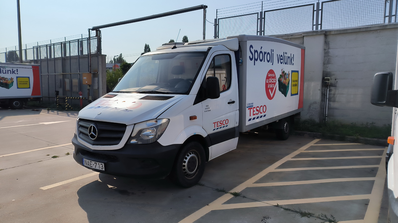 Hűtős kisteherautó 3