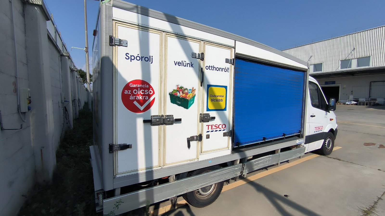 Hűtős kisteherautó 6