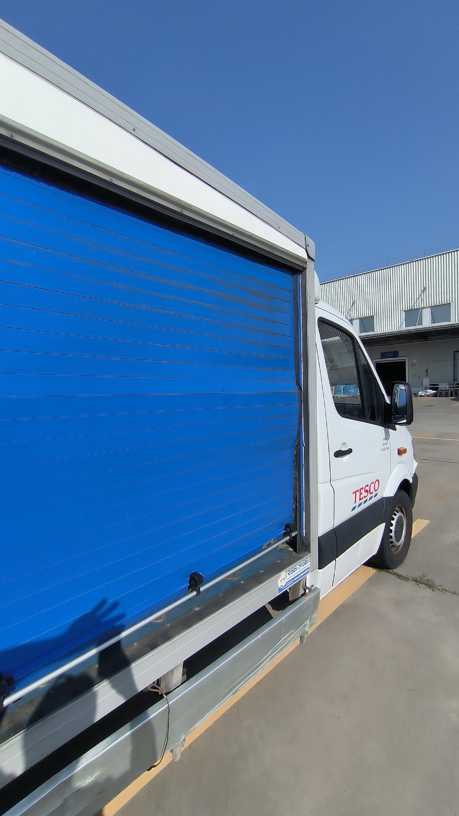 Hűtős kisteherautó 10