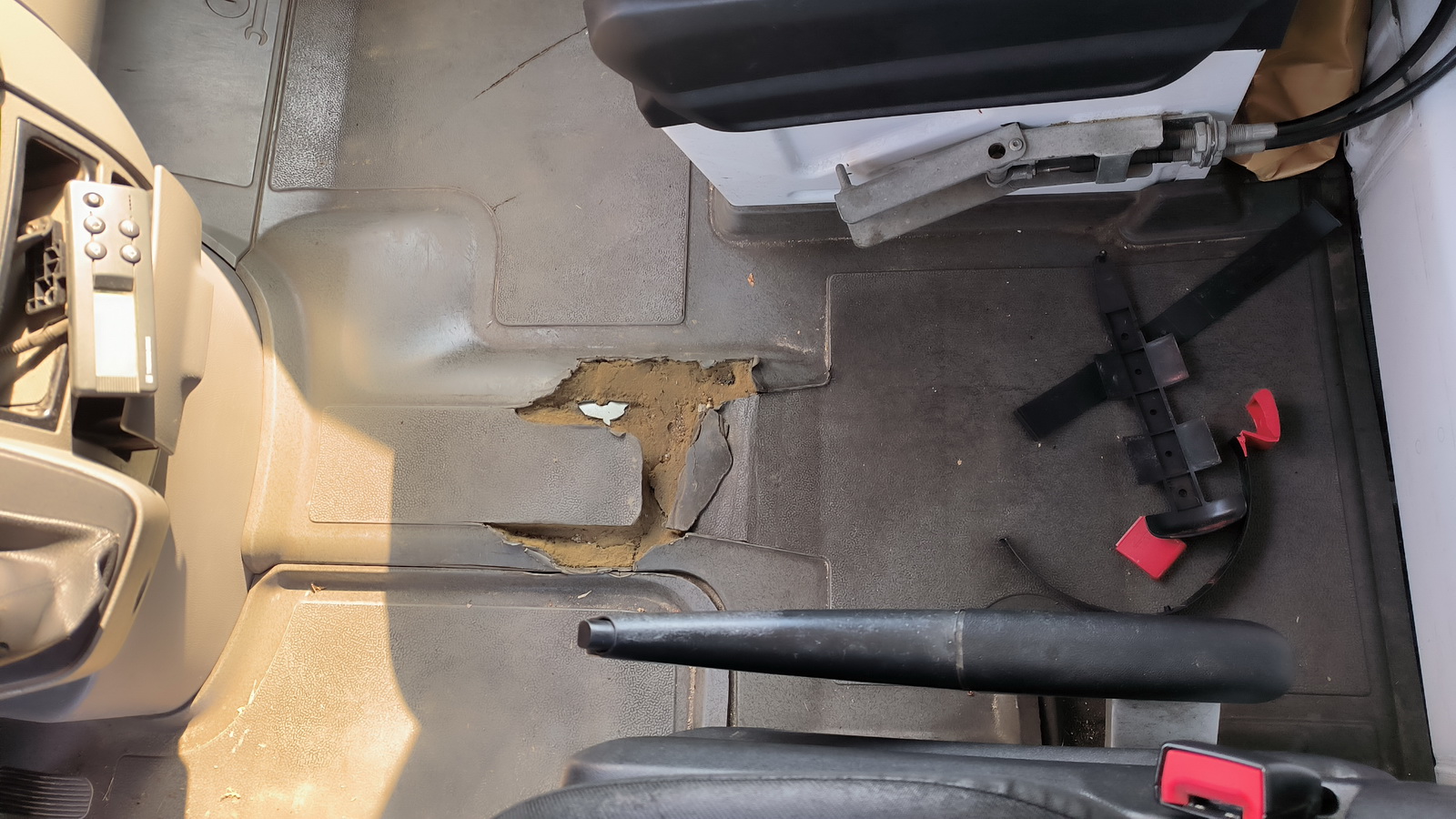 Hűtős kisteherautó 15